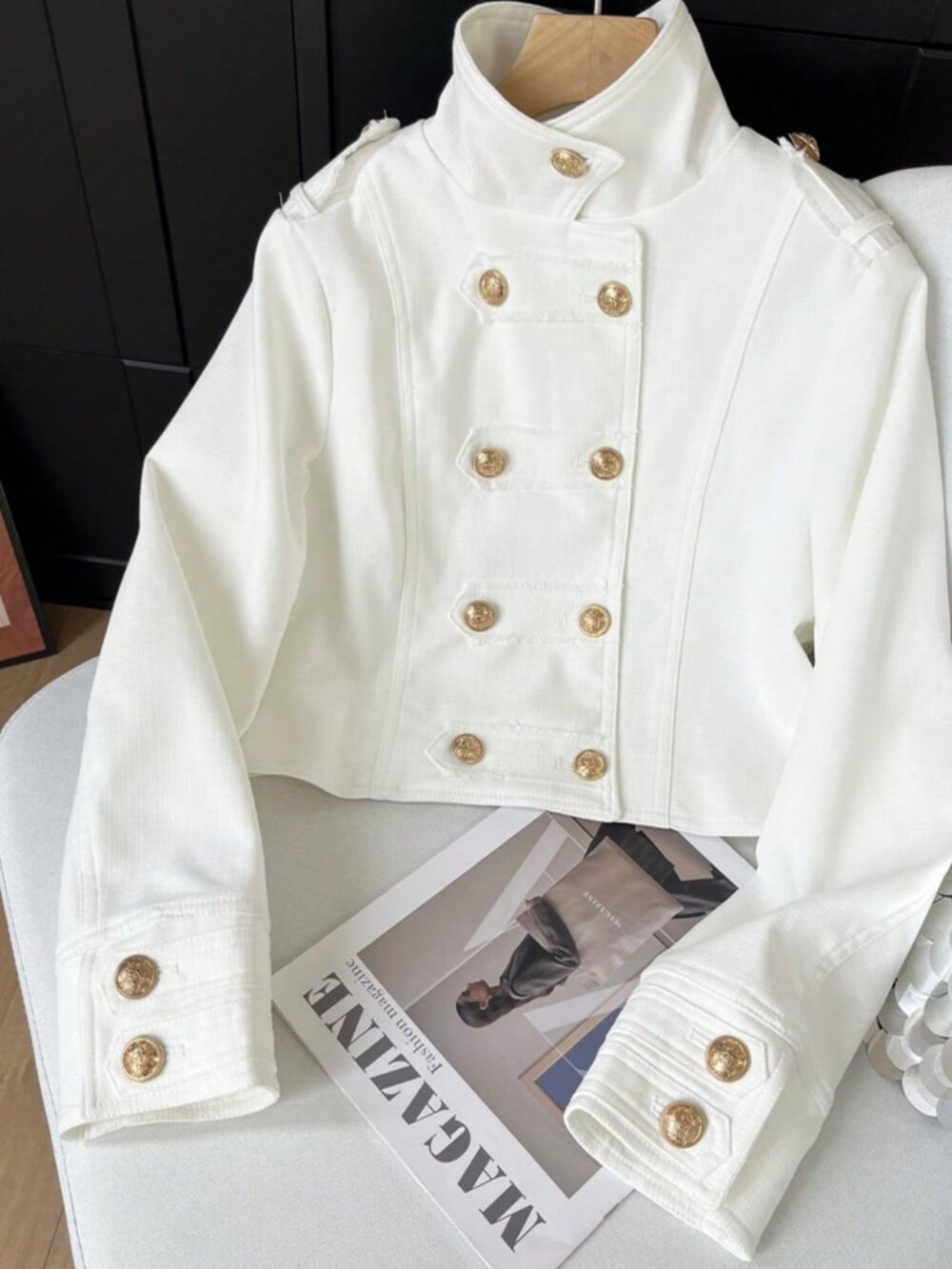White Casual Women's Elegant Gold-Plated Button Jacket - Picture 8 of 10